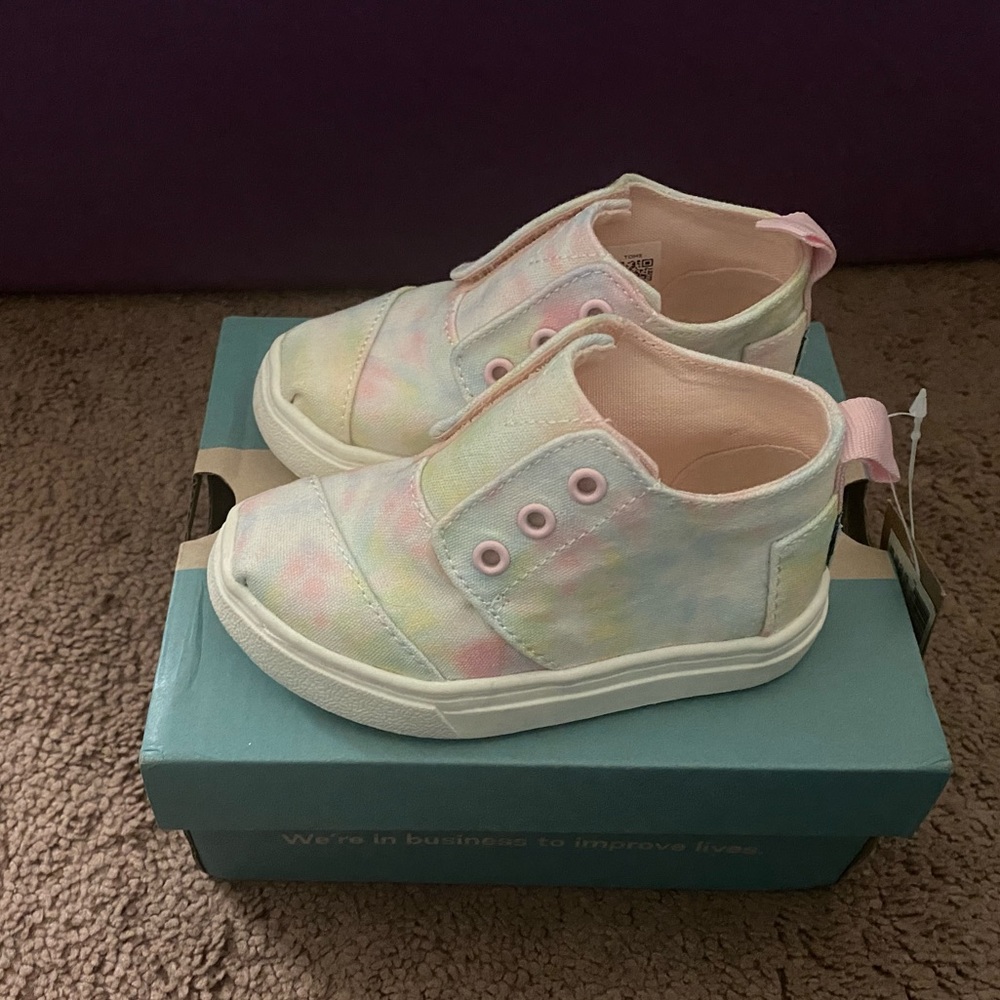 NWT Toddler Girls Toms.💕💕